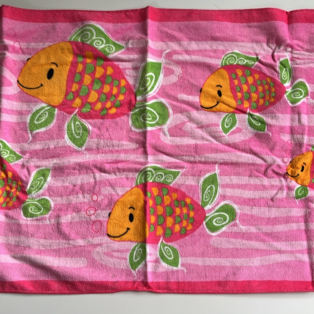 Fish Beach Towel & Backpack - Picture 2 of 12